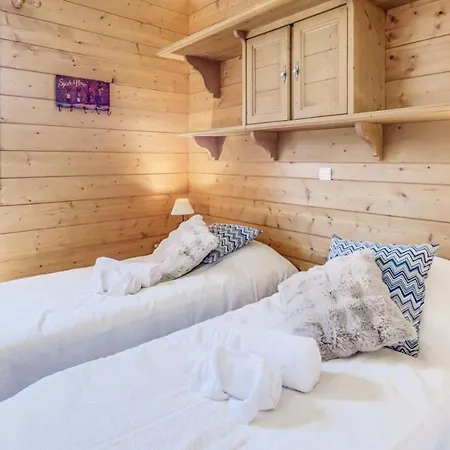 Les Alpages - 3 Pieces Pour 6 Personnes Mae-9621